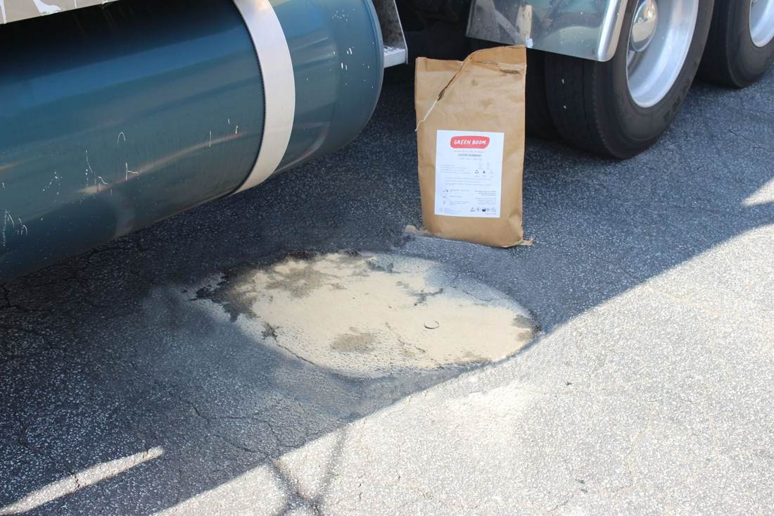 Green Boom Oil-Only Small Loose Absorbent Sheen