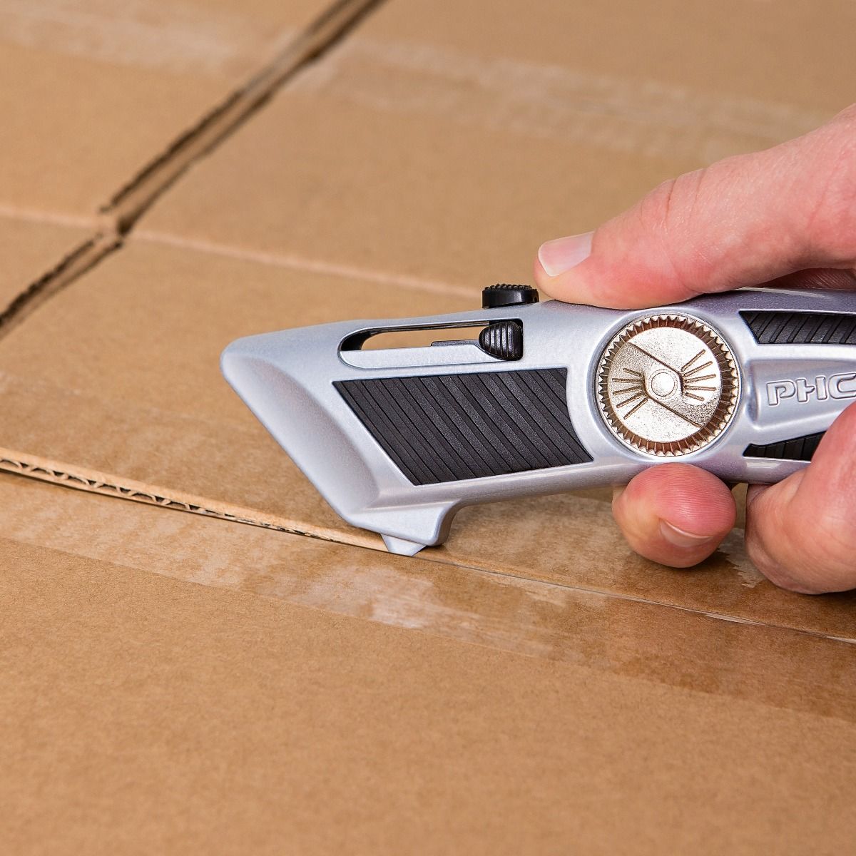Smart-Retractable Metal Safety Knife